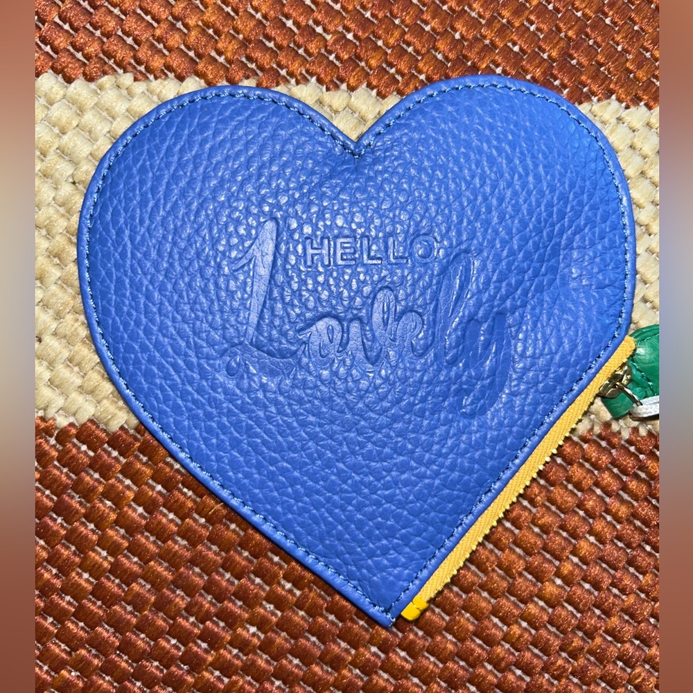 Love Vivid heart shaped coin purse